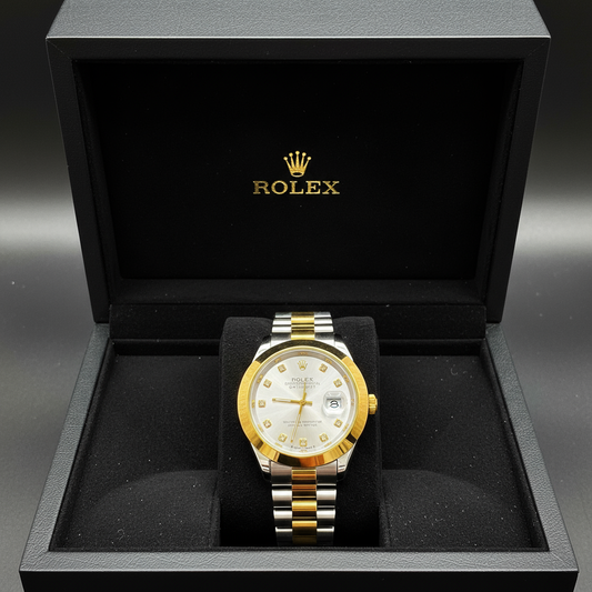 Elegant Gold & Silver Quartz Watch with Date Display